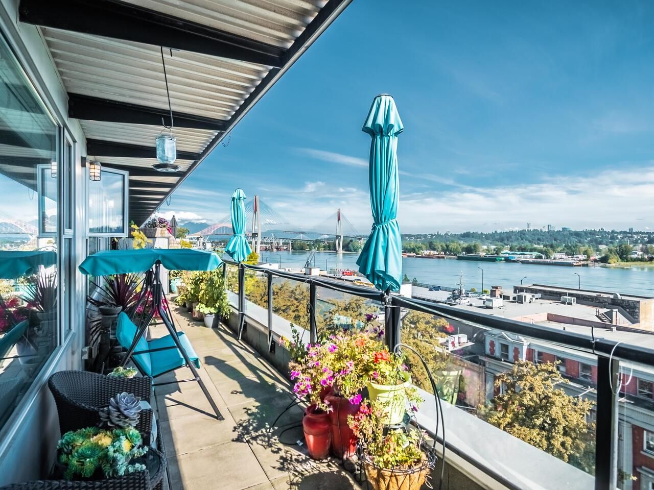 I have sold a property at 506 549 COLUMBIA ST in New Westminster
